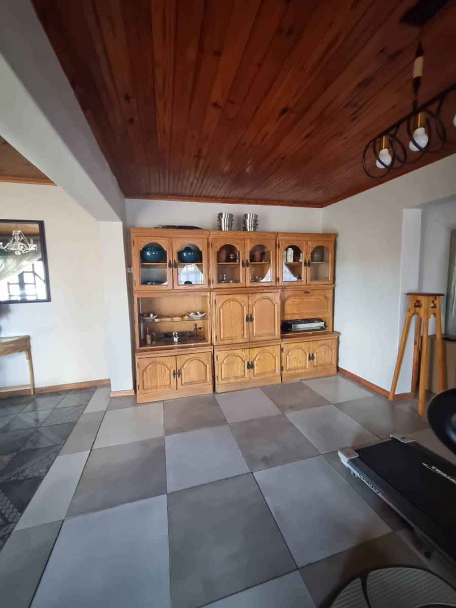 4 Bedroom Property for Sale in Kwa Nobuhle Eastern Cape